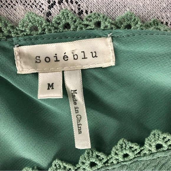 DRESS - Women's Soieblu Crinkle V-Neck Mini Dress in Malachite Green. Size M - Picture 12 of 15